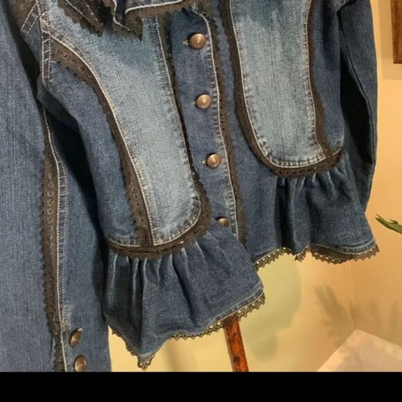 Darling Ruffled Front Peplum Denim Jacket - Picture 4 of 7